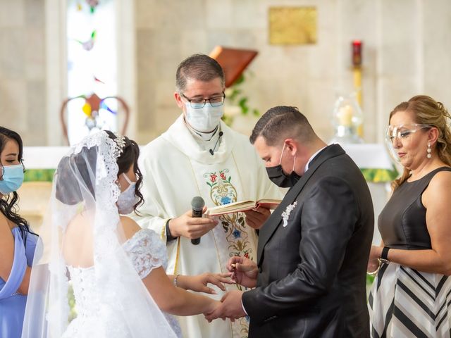 La boda de Oscar y Brenda en León, Guanajuato 17