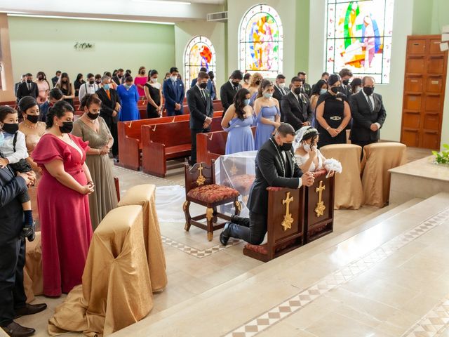 La boda de Oscar y Brenda en León, Guanajuato 22