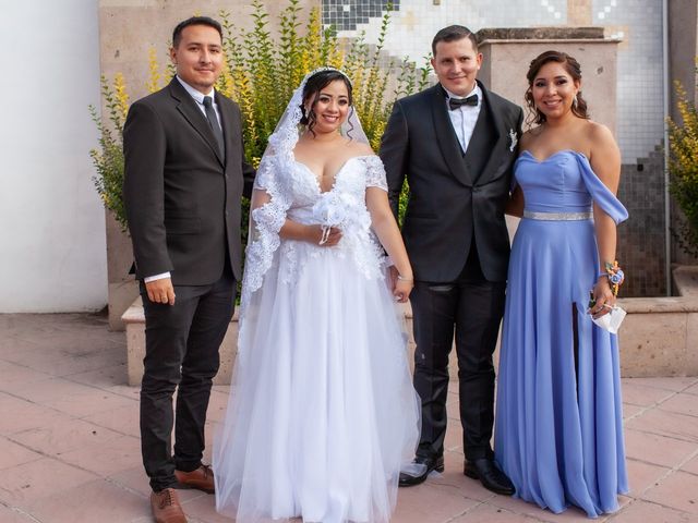 La boda de Oscar y Brenda en León, Guanajuato 26