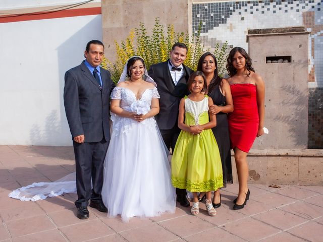 La boda de Oscar y Brenda en León, Guanajuato 33