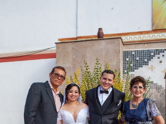 La boda de Oscar y Brenda en León, Guanajuato 37
