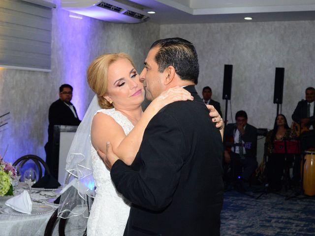 La boda de Carlos y Artemiza en Victoria, Tamaulipas 23