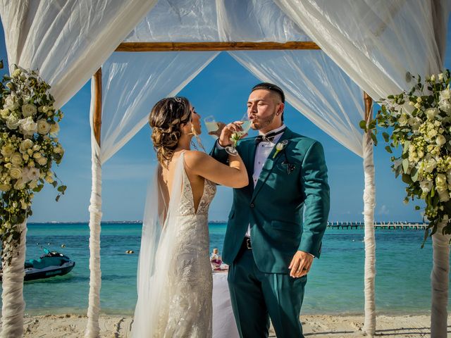 La boda de Rudy y Isabella en Cancún, Quintana Roo 18