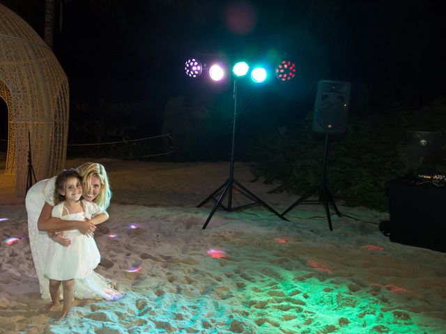 La boda de Armando y Claudia en Playa del Carmen, Quintana Roo 36