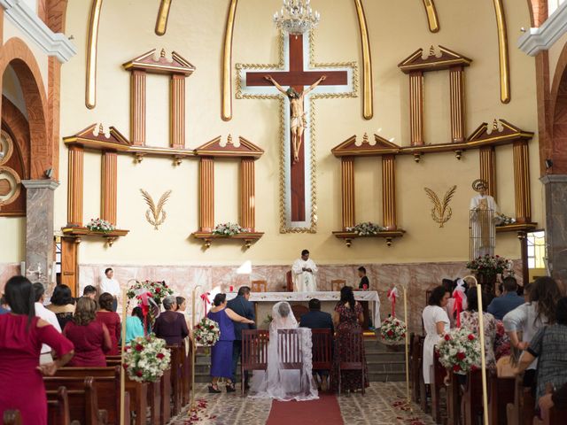 La boda de Ángel y Cecilia en Yanga, Veracruz 14