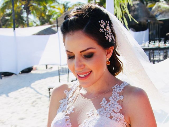 La boda de Erick Bouchot  y Viviana Herrera  en Playa del Carmen, Quintana Roo 12