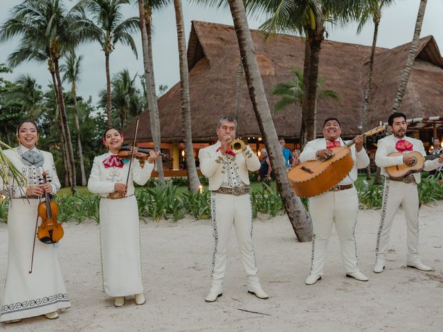 La boda de Álex y Jesy en Puerto Aventuras, Quintana Roo 33