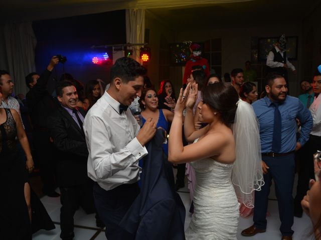 La boda de Joel Alejandro y Betty en Tlajomulco de Zúñiga, Jalisco 16