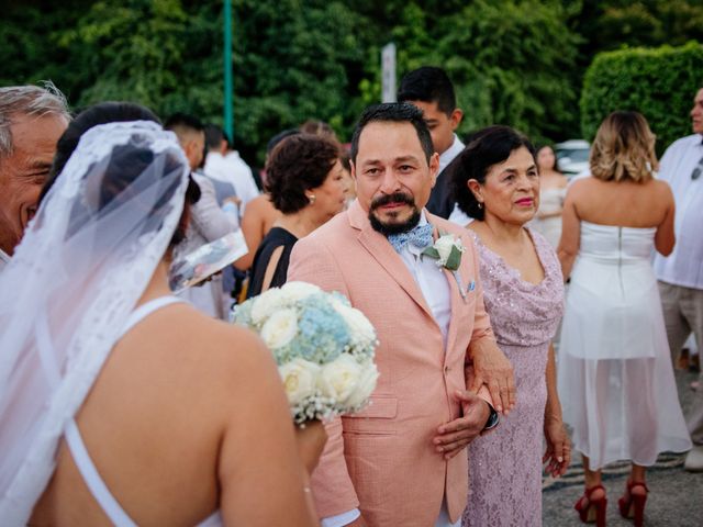 La boda de Emmanuel y Karla en Ixtapa Zihuatanejo, Guerrero 32