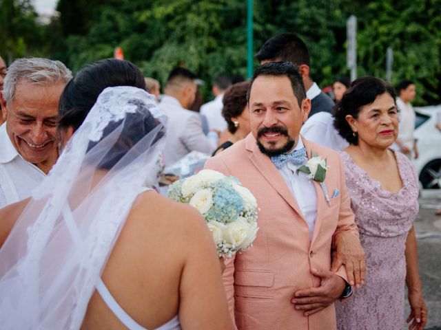 La boda de Emmanuel y Karla en Ixtapa Zihuatanejo, Guerrero 33