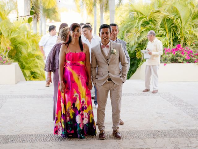 La boda de Osvaldo y Erika en Ixtapa Zihuatanejo, Guerrero 12
