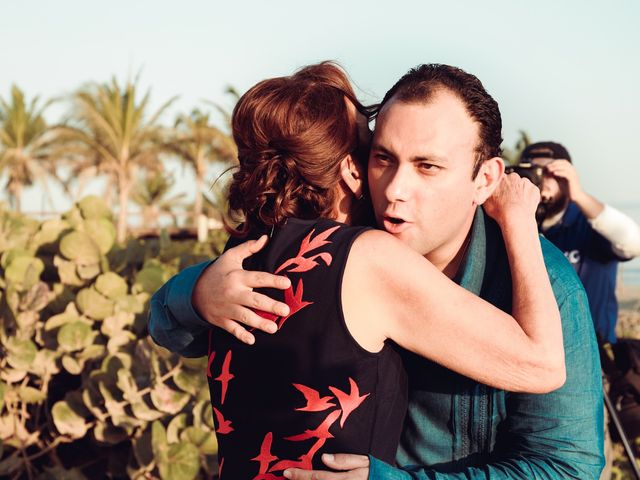 La boda de Carlos y Karen en Acapulco, Guerrero 25