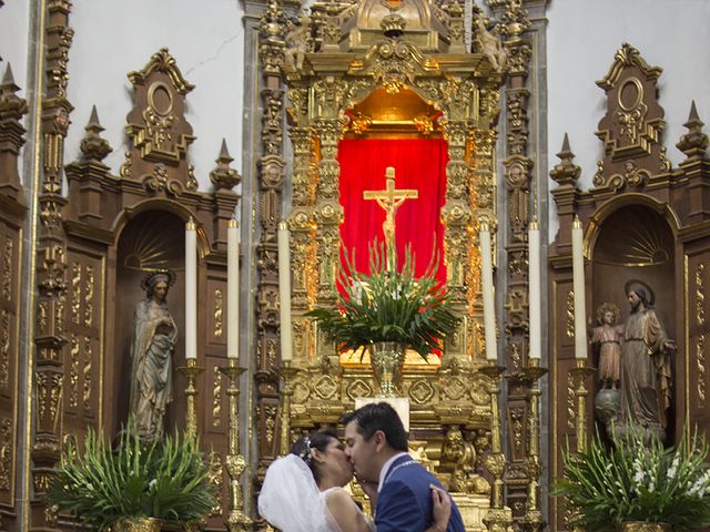 La boda de Carlos y Lydia en Coyoacán, Ciudad de México 26
