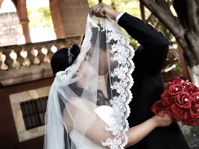 La boda de Cristina y Ramiro en Morelia, Michoacán 1