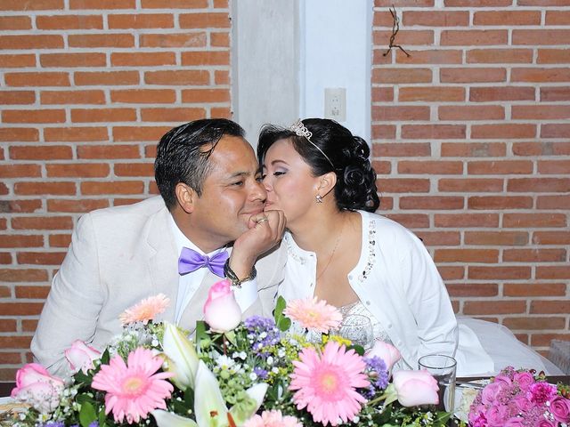 La boda de Othaniel y Elizabeth en Xochimilco, Ciudad de México 17