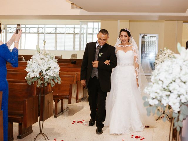 La boda de Carlos y Ixchel en Monterrey, Nuevo León 25