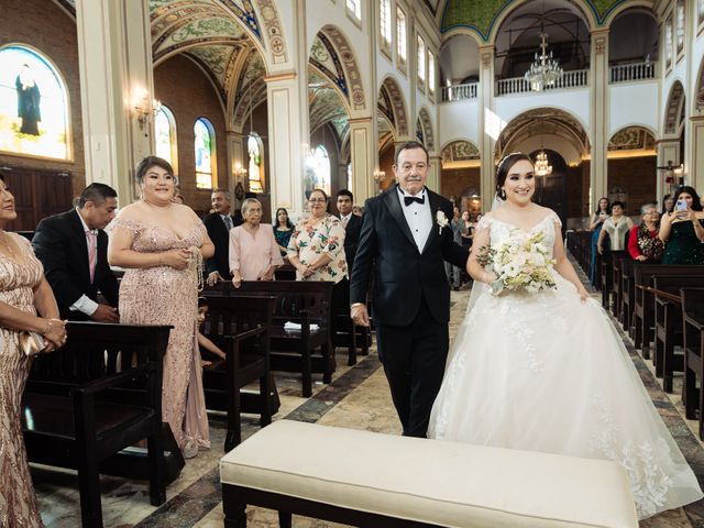La boda de Mario y Leslye en Tampico, Tamaulipas 32