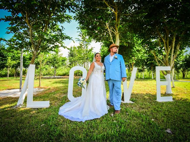 La boda de Isaac y Jazmín  en Ixil, Yucatán 13