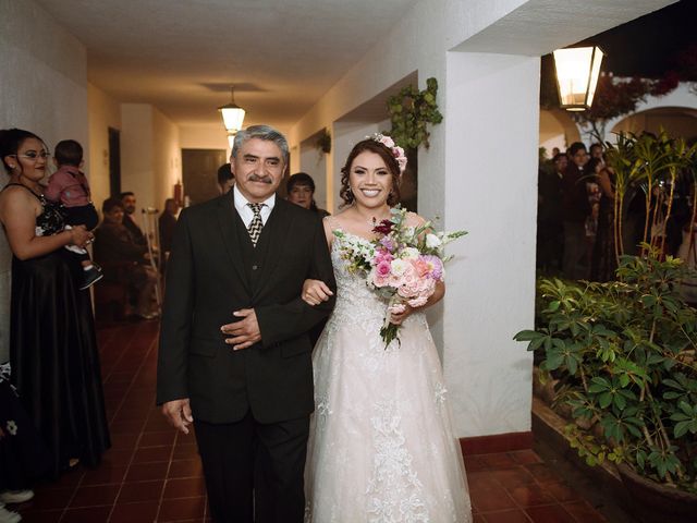 La boda de Salvador y Zinnia en Pátzcuaro, Michoacán 11