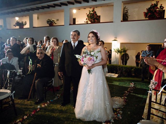La boda de Salvador y Zinnia en Pátzcuaro, Michoacán 21