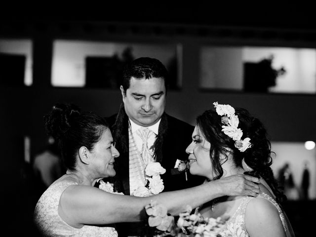La boda de Salvador y Zinnia en Pátzcuaro, Michoacán 24