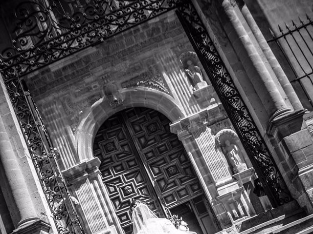 La boda de Carlos y Claudia  en Guanajuato, Guanajuato 3