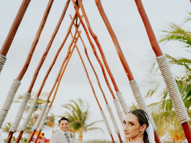 La boda de Miguel y Daniela en Cancún, Quintana Roo 15