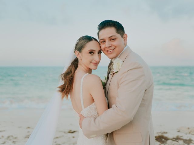 La boda de Miguel y Daniela en Cancún, Quintana Roo 17
