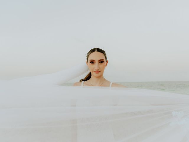 La boda de Miguel y Daniela en Cancún, Quintana Roo 24