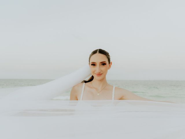 La boda de Miguel y Daniela en Cancún, Quintana Roo 2