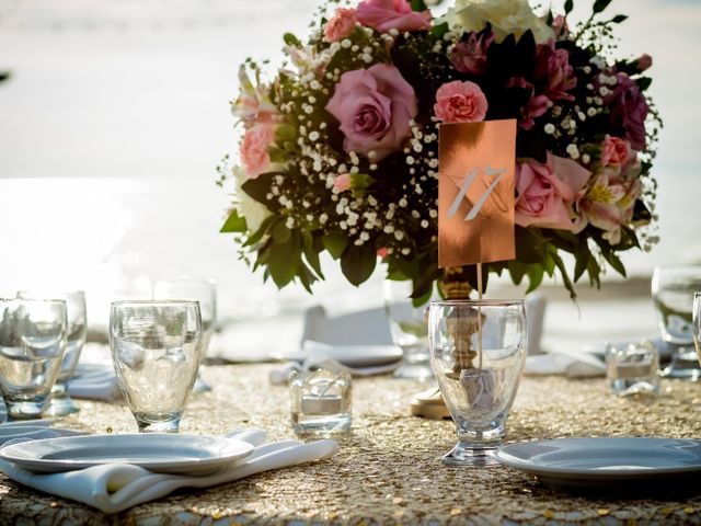 La boda de Mario y Gabby en Rosarito, Baja California 19