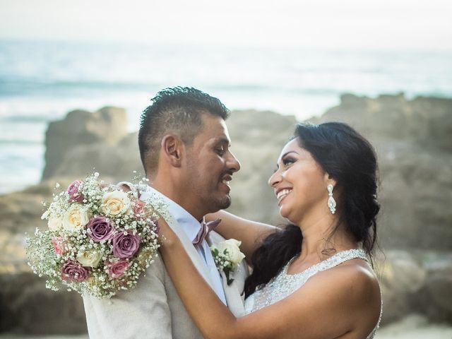 La boda de Mario y Gabby en Rosarito, Baja California 21