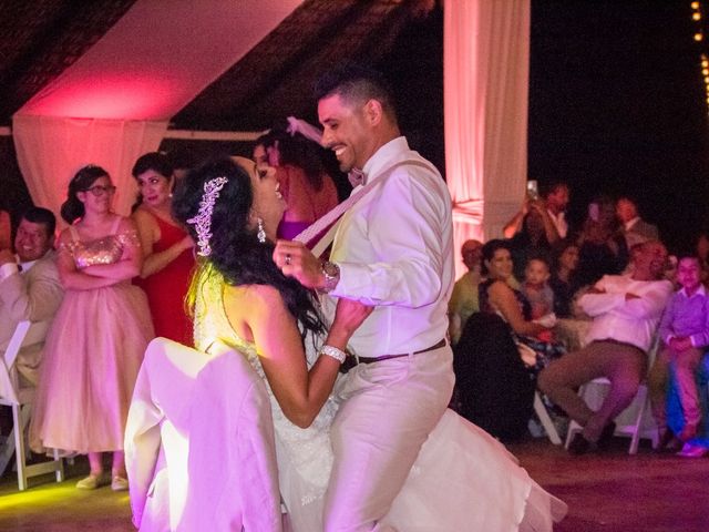 La boda de Mario y Gabby en Rosarito, Baja California 30