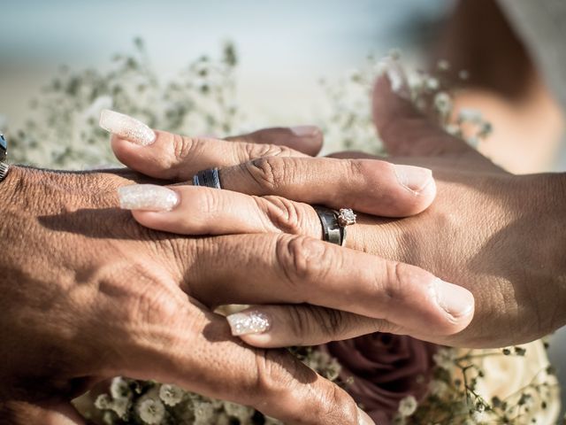 La boda de Mario y Gabby en Rosarito, Baja California 33