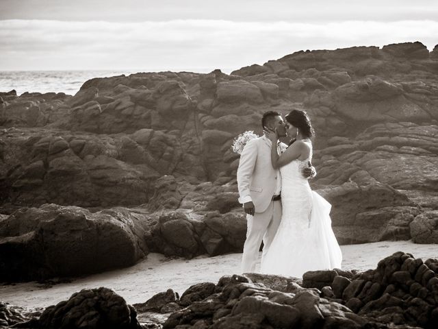 La boda de Mario y Gabby en Rosarito, Baja California 34