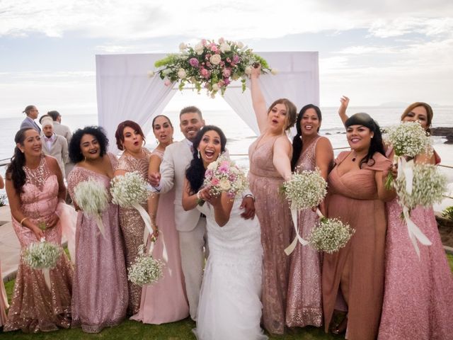 La boda de Mario y Gabby en Rosarito, Baja California 39