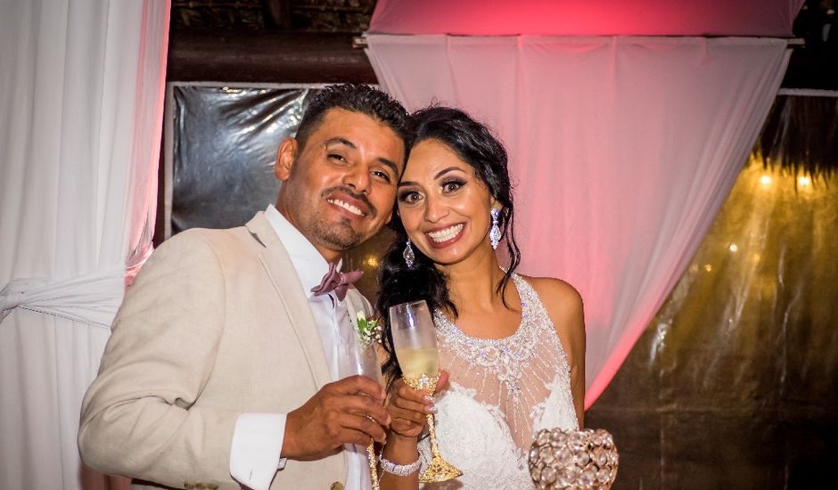 La boda de Mario y Gabby en Rosarito, Baja California