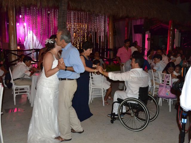 La boda de Alejandro y Gabriela  en Puerto Vallarta, Jalisco 16