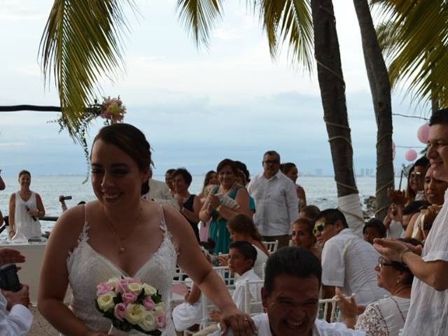 La boda de Alejandro y Gabriela  en Puerto Vallarta, Jalisco 18