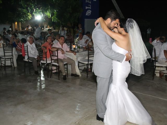 La boda de Eduardo y Carolina en Huatulco, Oaxaca 16