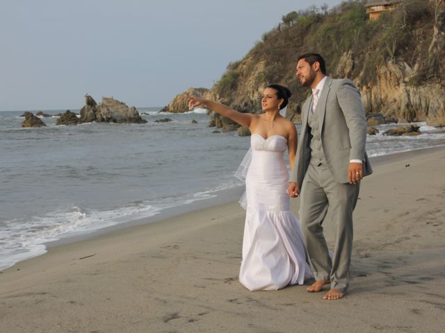 La boda de Eduardo y Carolina en Huatulco, Oaxaca 21