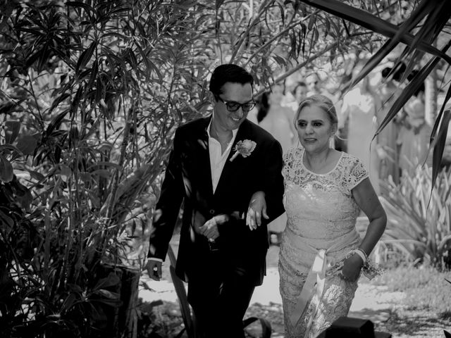 La boda de Alex y Lupita en Cancún, Quintana Roo 22