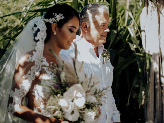 La boda de Alex y Lupita en Cancún, Quintana Roo 23
