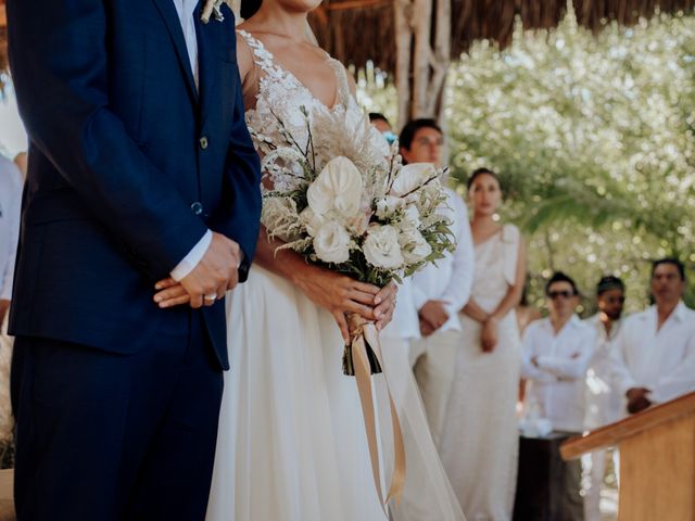 La boda de Alex y Lupita en Cancún, Quintana Roo 28