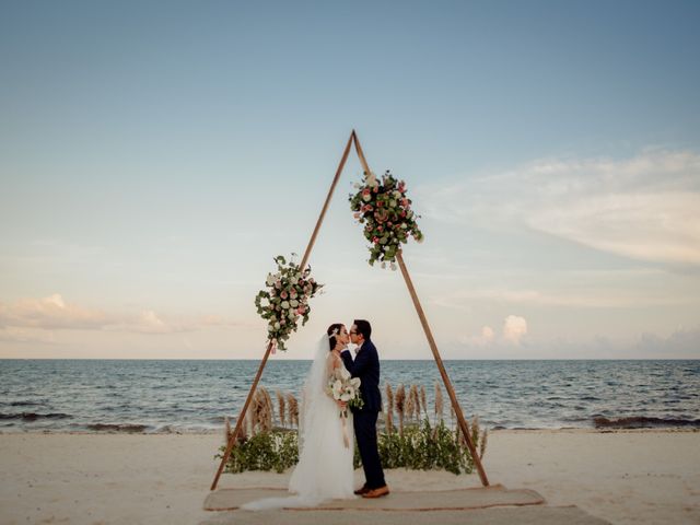La boda de Alex y Lupita en Cancún, Quintana Roo 60