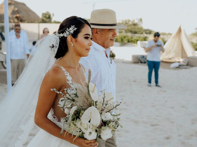 La boda de Alex y Lupita en Cancún, Quintana Roo 44