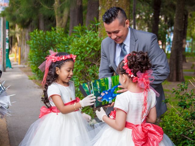 La boda de Jair y Ahinela en Iztapalapa, Ciudad de México 23