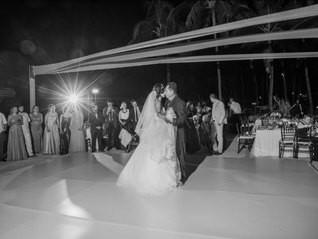 La boda de ARMANDO y FLORICEL  en Puerto Vallarta, Jalisco 43