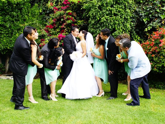 La boda de Jonathan y Lydia en Iztacalco, Ciudad de México 23