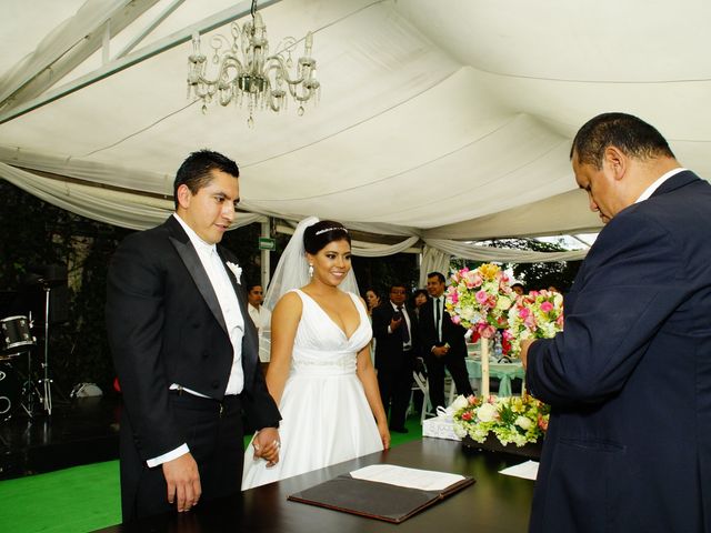 La boda de Jonathan y Lydia en Iztacalco, Ciudad de México 25